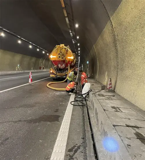 漳平隧道排水渠清淤